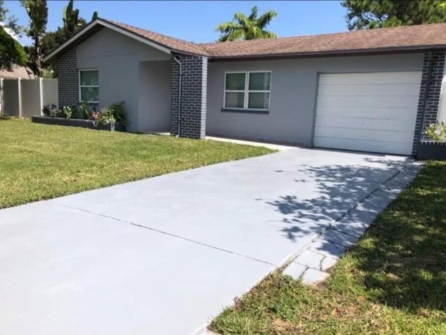 Pinebrook Home Close To Beach Largo Exterior photo